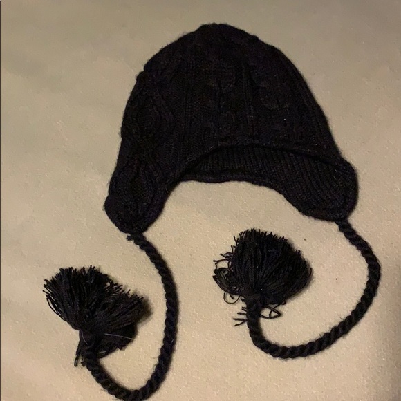 5/$20 Black winter hat with ear flaps. - Picture 7 of 7